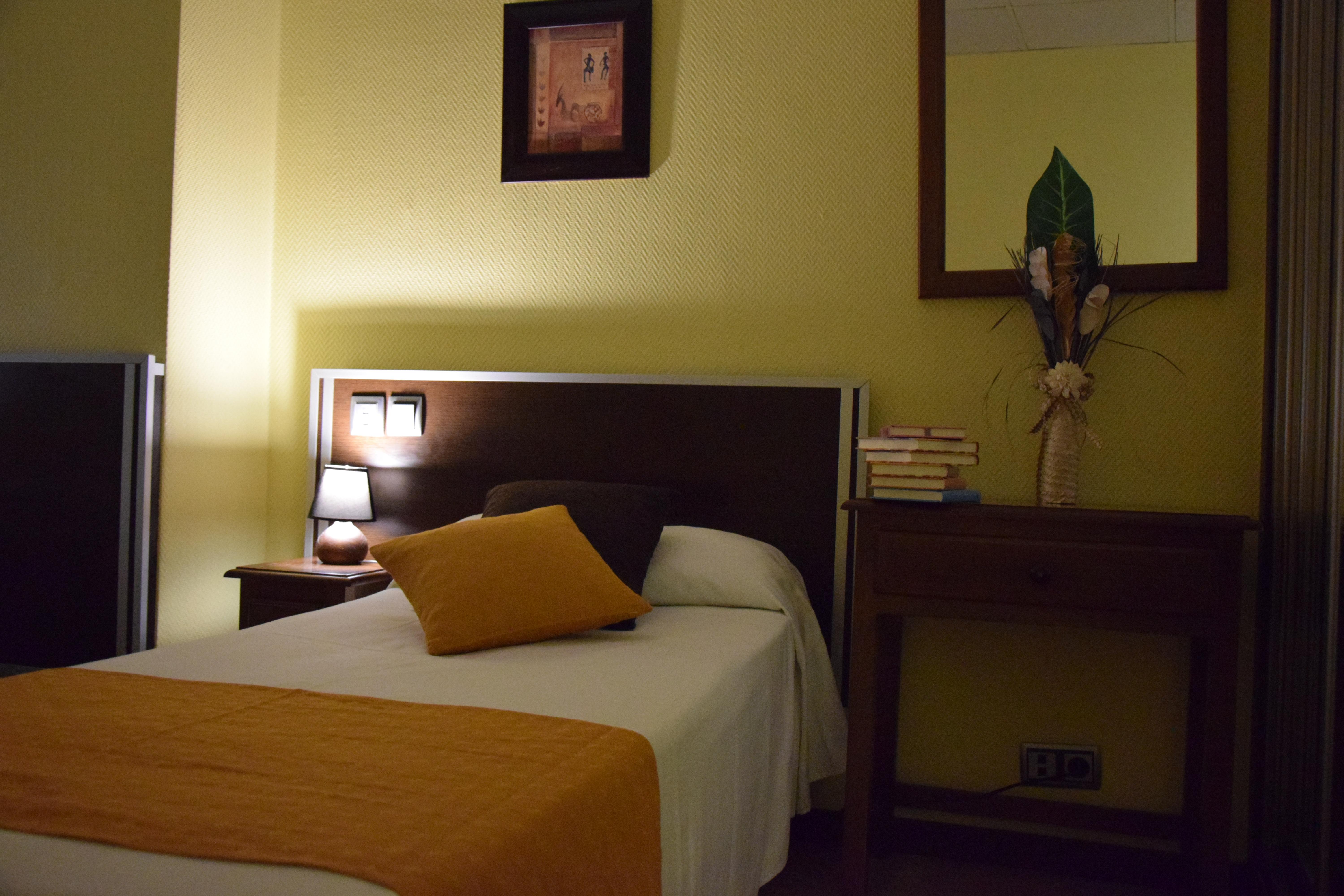 Hotel Complutense Alcala de Henares Bagian luar foto