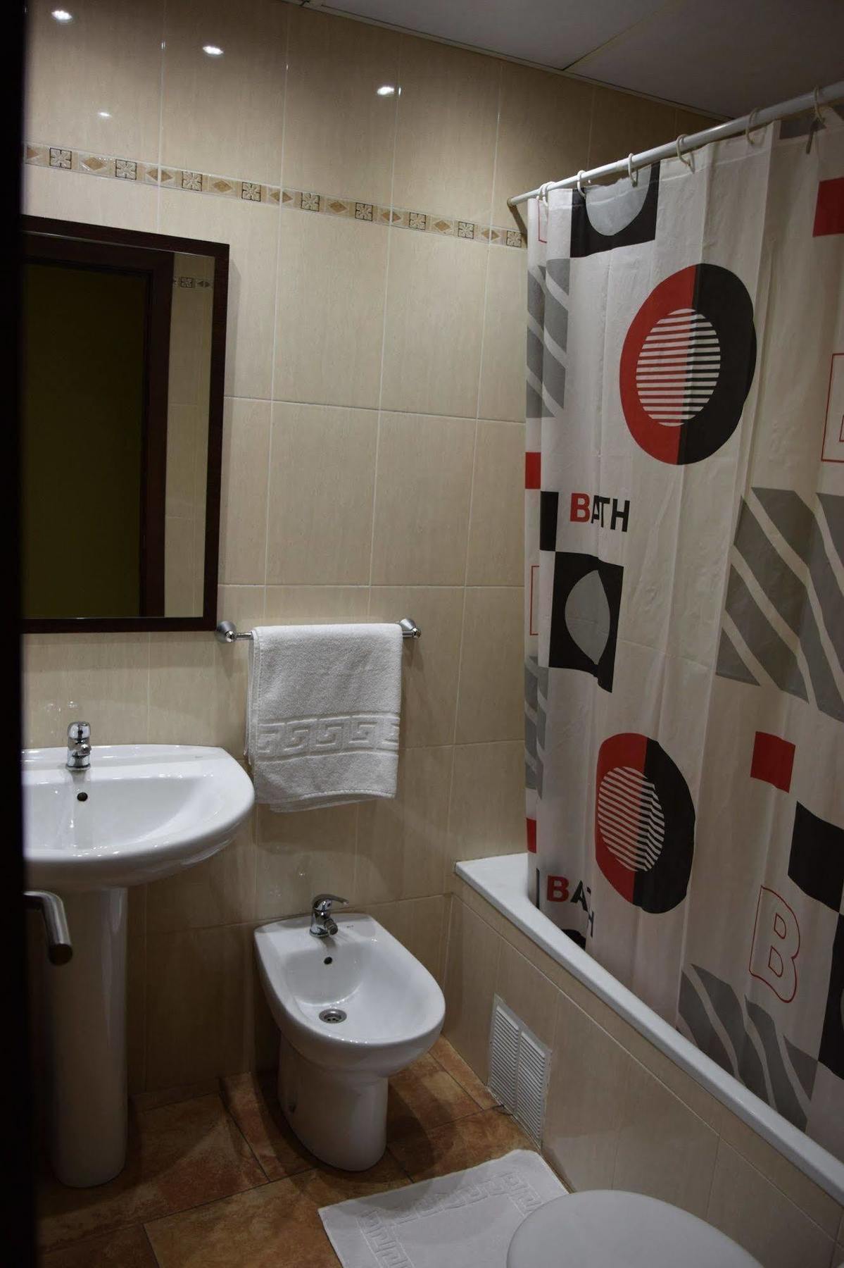 Hotel Complutense Alcala de Henares Bagian luar foto