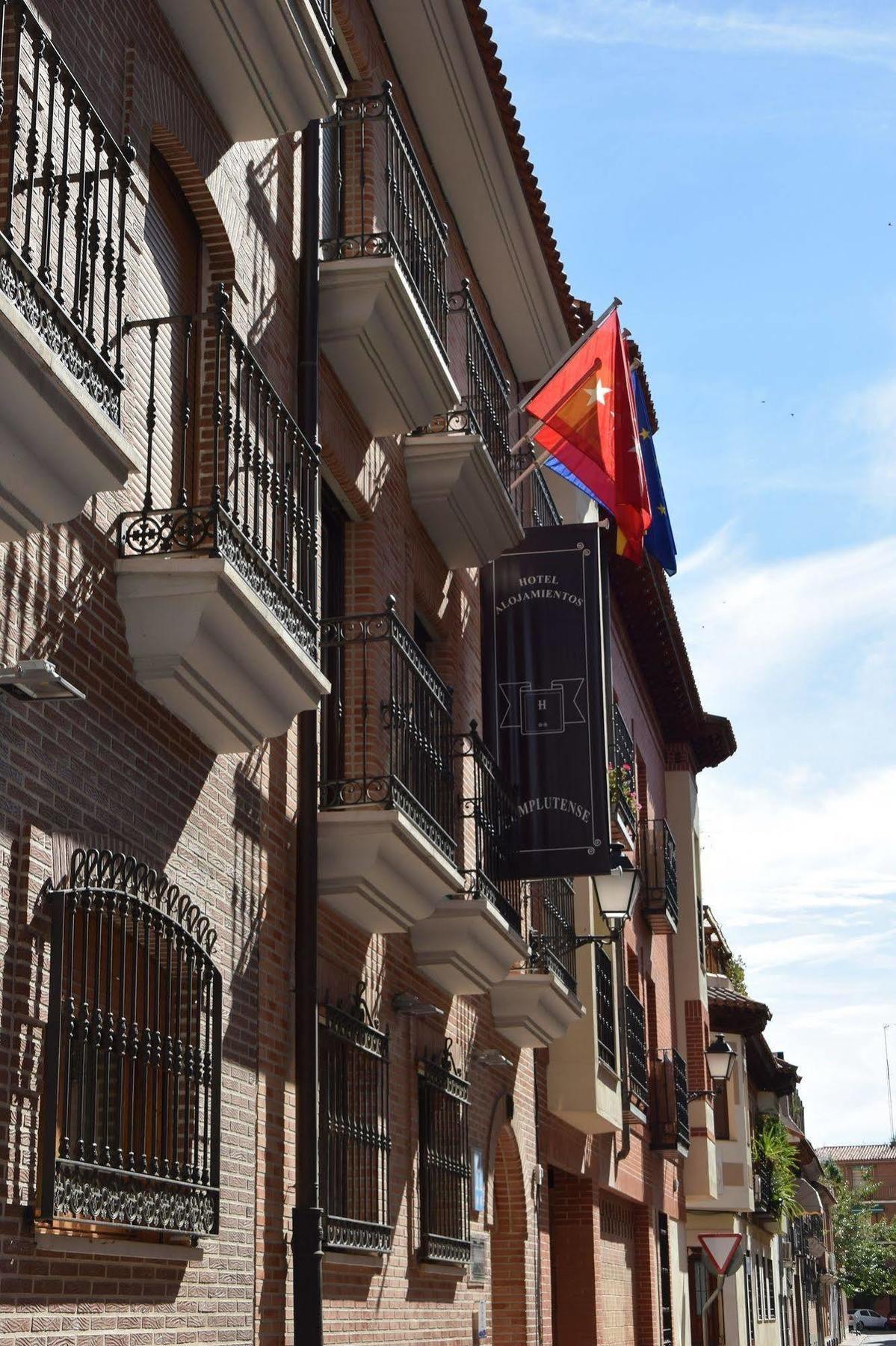 Hotel Complutense Alcala de Henares Bagian luar foto