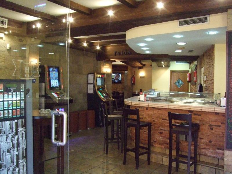 Hotel Complutense Alcala de Henares Bagian luar foto